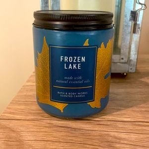 NWT BBW “ frozen lake” single wick 7oz candle